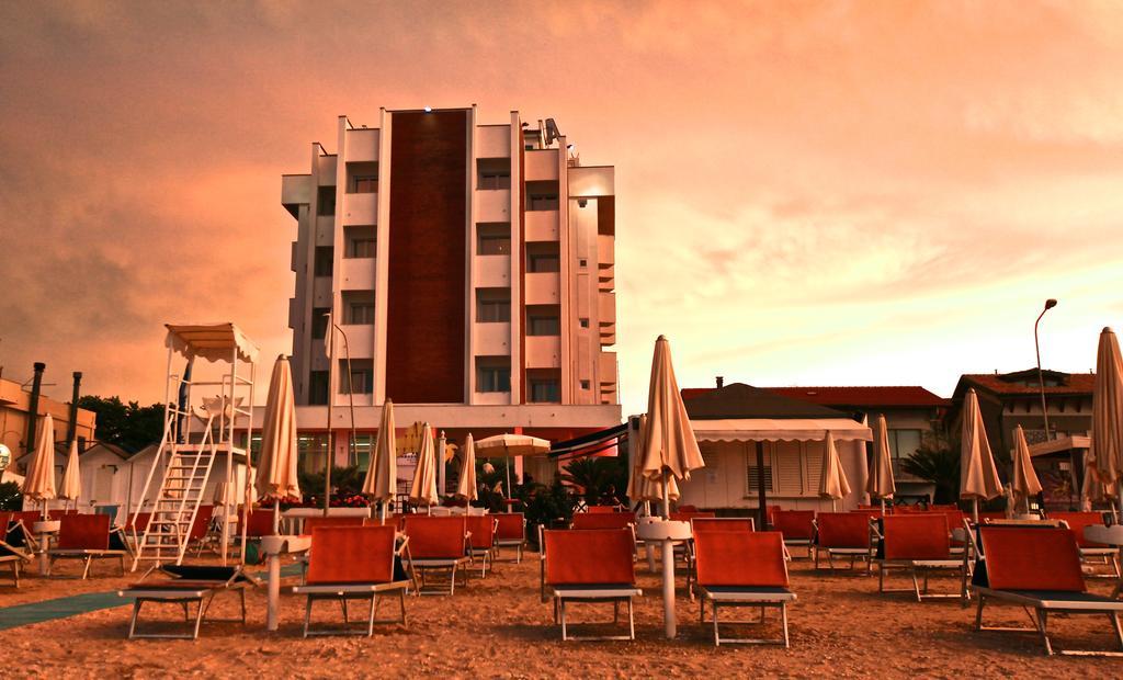 Hotel Ambassador Marotta Exterior photo